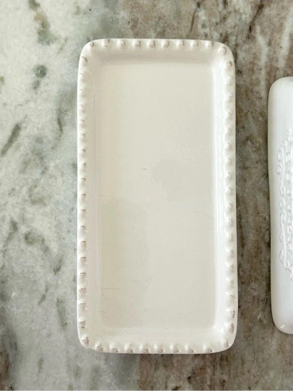 Pier 1 Farmhouse Style Hostess Dolomite White Ceramic Butter Dish Glass Knob